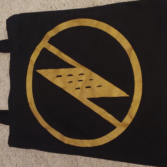 Manaola Black & Gold Logo Tote Bag - Picture 4 of 7